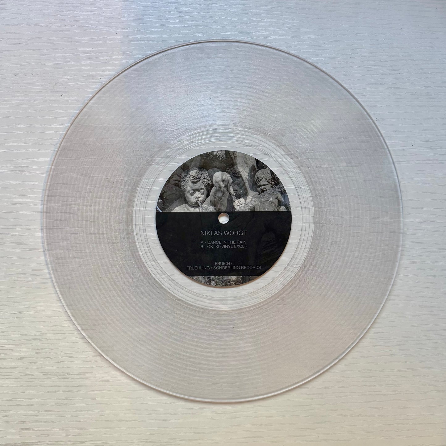 Niklas Worgt "Dance in the rain" (Frue047) + vinyl excl track