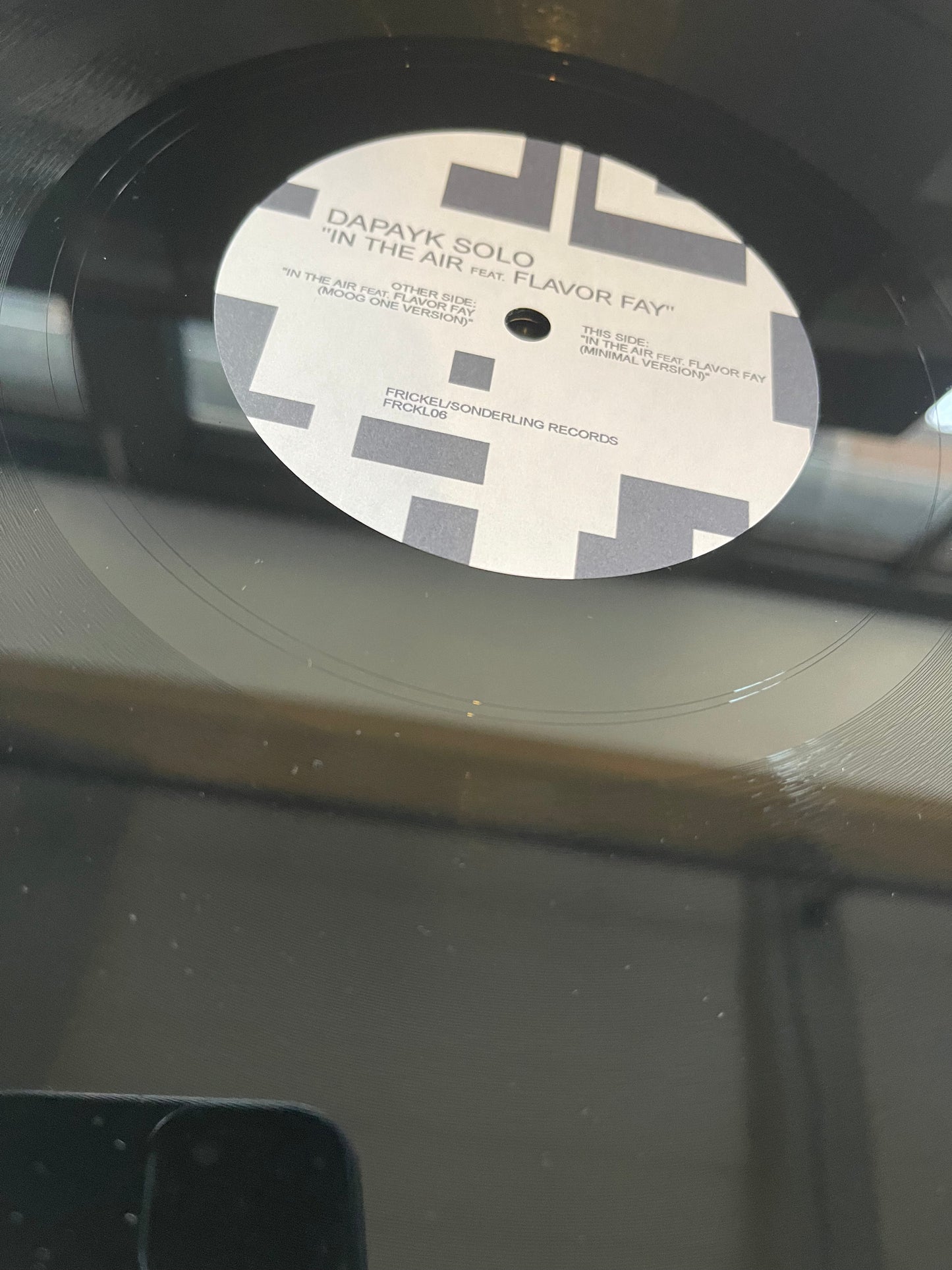 Dapayk Solo "In The Air feat. Flavor Fay", 12" single piece, black edition